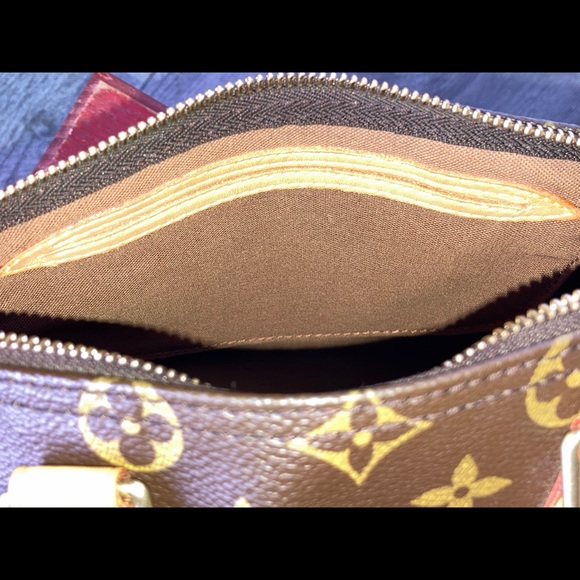 LV Speedy 30 handbag. Gently used… includes dust bag - Picture 5 of 10